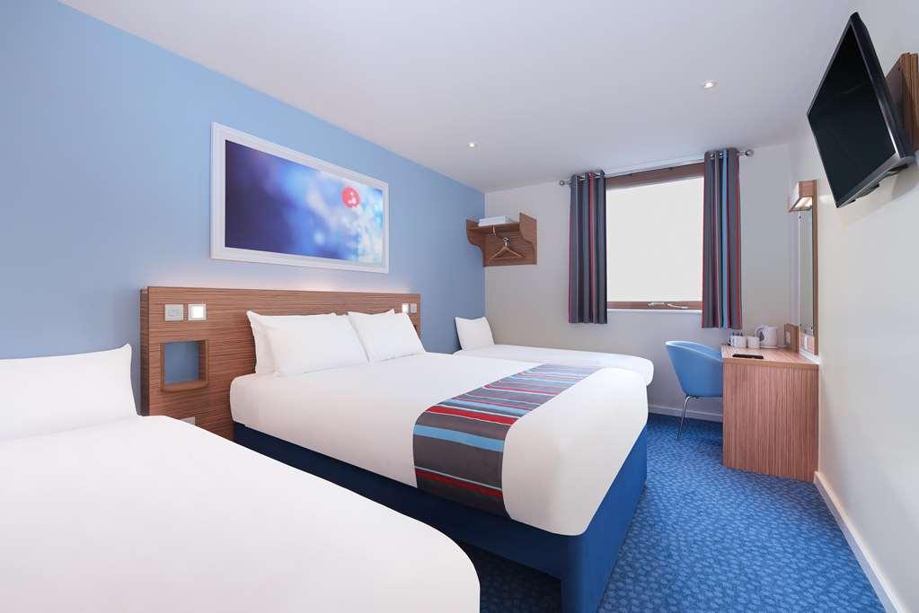 Travelodge Bradford Central Room photo