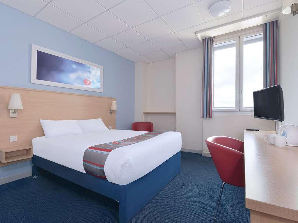Travelodge Bradford Central Room photo