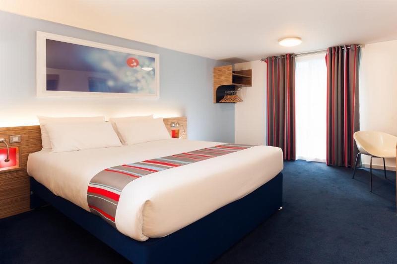 Travelodge Bradford Central Exterior photo